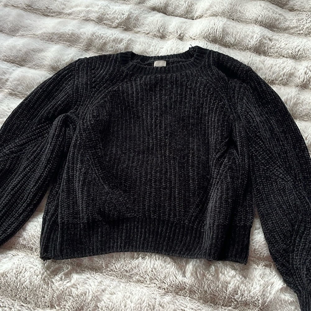 Black H and M sweater soft material